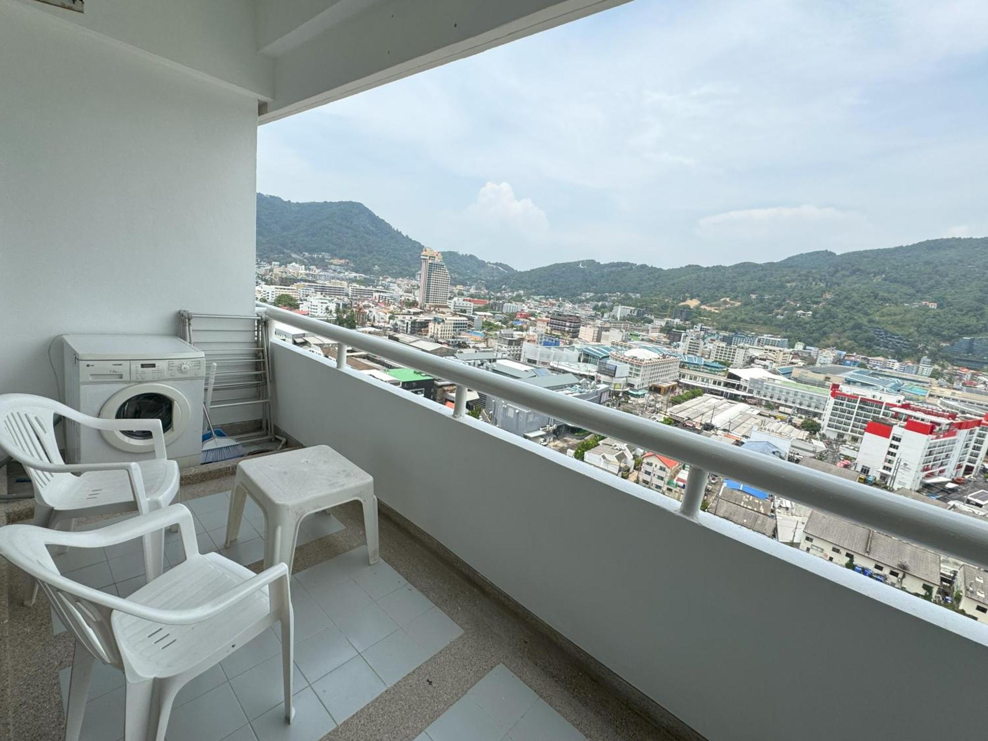 Patong Tower Apartment By Lofty Exterior foto